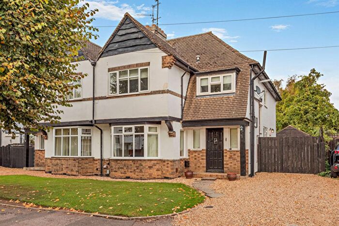 4 Bedroom Semi Detached House For Sale In Brackley Close, Peterborough, PE3