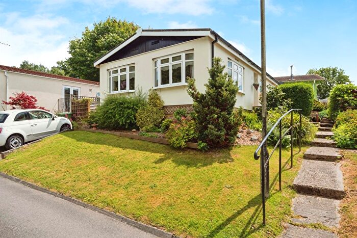 2 Bedroom Park Home For Sale In Hedge Barton, Fordcombe, Tunbridge Wells, TN3