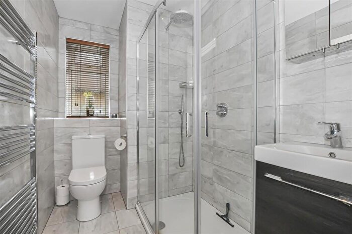 5 Bedroom Detached House For Sale In Mount Pleasant Lane, Bricket Wood, St. Albans, AL2
