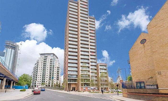 3 Bedroom Apartment To Rent In Heritage Tower, East Ferry Road, Crossharbour, South Quay, London, E14