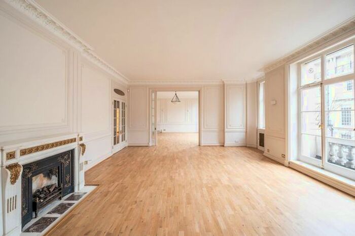 4 Bedroom Flat To Rent In Mansfield Street, Marylebone, London, W1G
