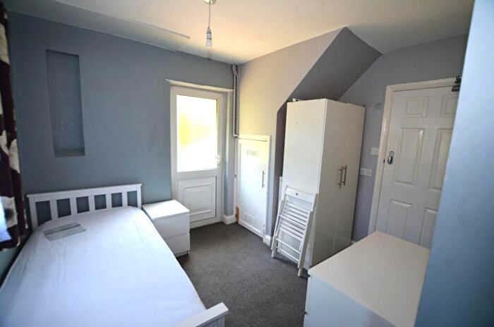 Studio To Rent In Rockingham Road, Corby, NN17