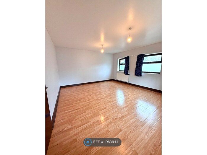 1 Bedroom Flat To Rent In Adine Road, London, E13