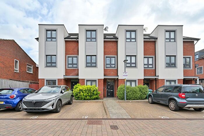 3 Bedroom Terraced House For Sale In Neilson Close, Watford, WD18