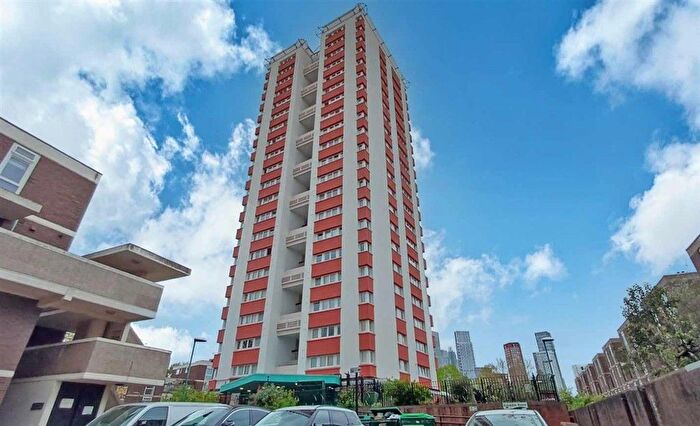 2 Bedroom Flat For Sale In Guildford Road, London, SW8