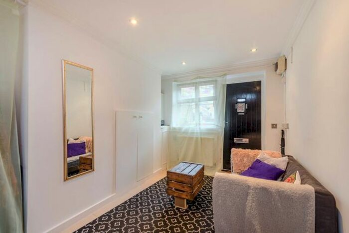 Studio To Rent In West Hill, Putney, London, SW18