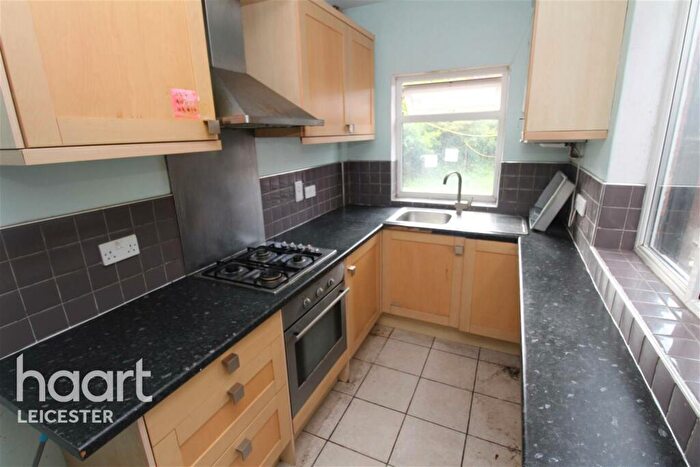 4 Bedroom Semi-Detached House To Rent In Keble Road Off Welford Road, LE2