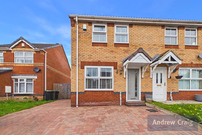 3 Bedroom Semi Detached House For Sale In Jubilee Court, Gateshead, NE8