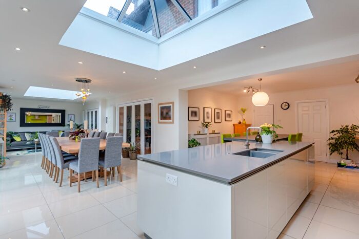 7 Bedroom Detached House For Sale In Hollow Way Lane, Amersham, HP6