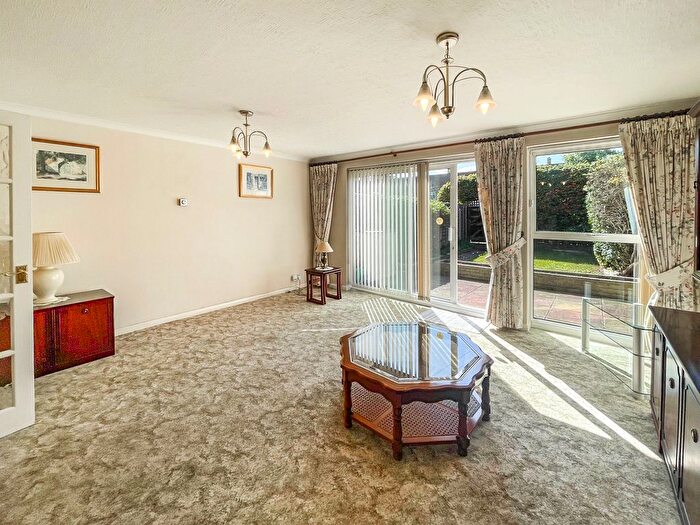 3 Bedroom Terraced House For Sale In Beechwood Avenue, Sunbury On Thames, TW16