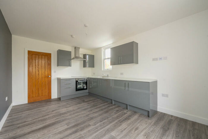 1 Bedroom Flat To Rent In High Street, Morley, LS27