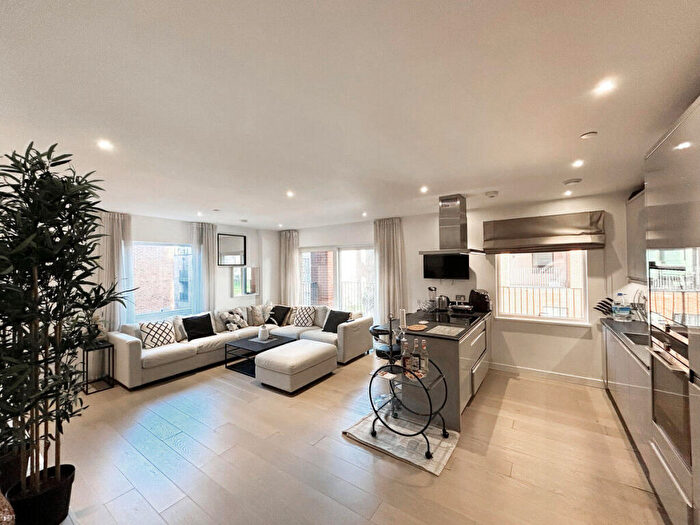 3 Bedroom Apartment To Rent In Thonrey Close, London, NW9