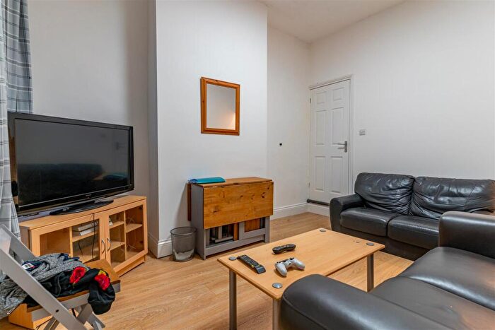 4 Bedroom House To Rent In Exeter Road, Birmingham, West Midlands, B29