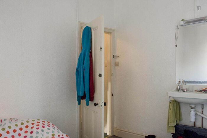 1 Bedroom Flat To Rent In Daisy Bank Road, Manchester, M14