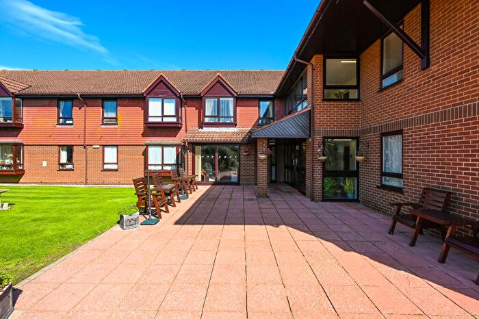 1 Bedroom Flat For Sale In Mill Road, Mill Lodge Mill Road, BN27