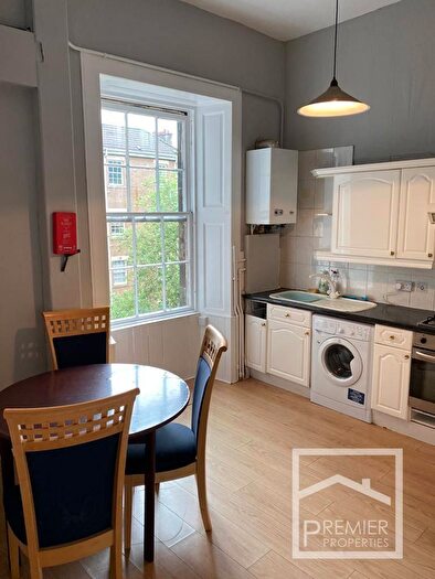 3 Bedroom Flat To Rent In Woodlands Road, Glasgow, G3