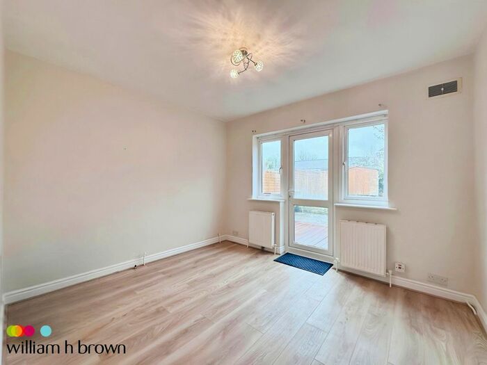 2 Bedroom Bungalow To Rent In Bruce Grove, Chelmsford, CM2