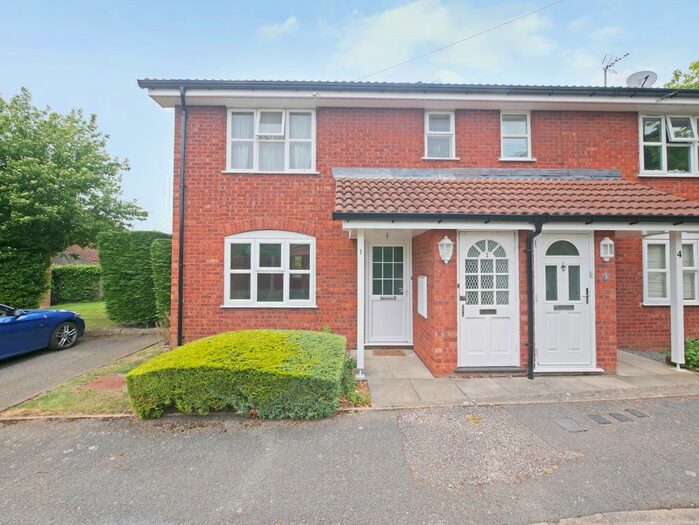 1 Bedroom Flat To Rent In Lancresse Close, Uxbridge, UB8