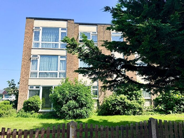 2 Bedroom Flat For Sale In Lower Northdown Avenue, Margate, CT9