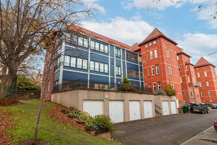 3 Bedroom Flat For Sale In Scrimgeour Place, Dundee, DD3