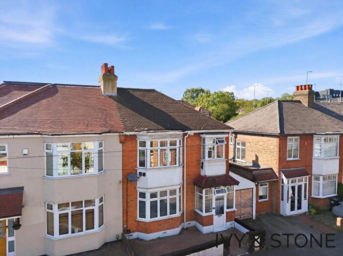 3 Bedroom Semi Detached House For Sale In Essex Road, South Woodford, E18