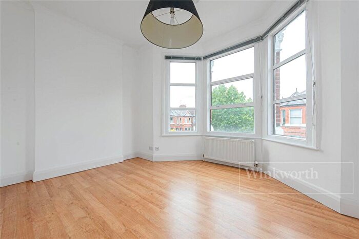 2 Bedroom Apartment For Sale In Wrentham Avenue, London, NW10