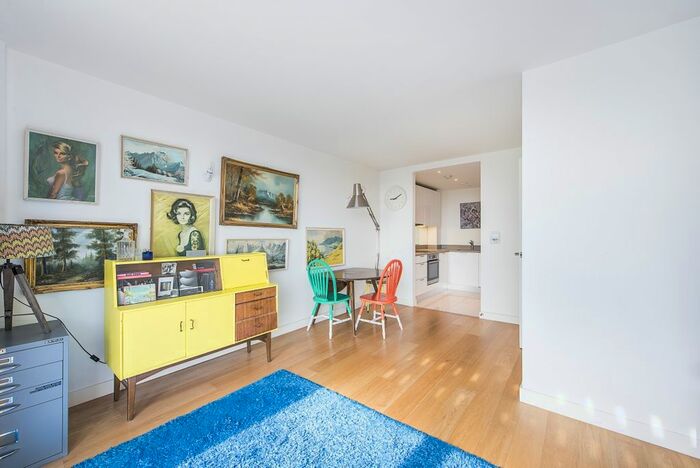 1 Bedroom Flat To Rent In Station Approach, Hayes, UB3