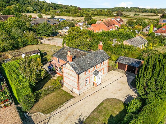 4 Bedroom Detached House For Sale In Hindon Road, Dinton, Salisbury, SP3