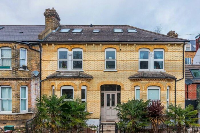 2 Bedroom Apartment To Rent In Waldegrave Road, London, SE19