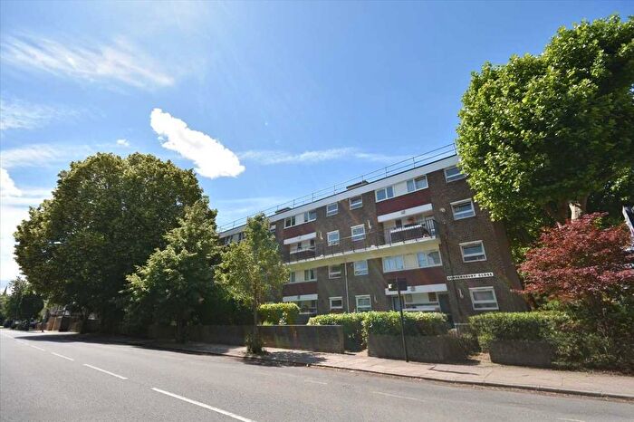 2 Bedroom Flat For Sale In Gunnersbury Close, Chiswick, W4