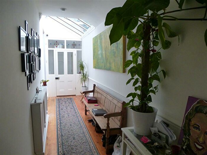 4 Bedroom House To Rent In Roden Avenue, Kidderminster, DY10