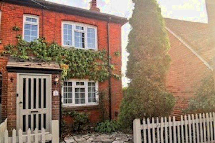 2 Bedroom Cottage To Rent In Boyatt Lane, Winchester, SO21