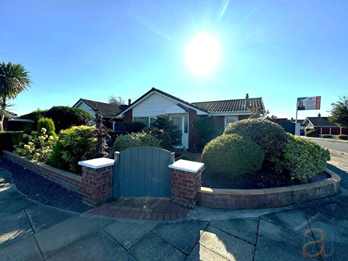 2 Bedroom Detached Bungalow For Sale In Ardleigh Avenue, Kew, Southport, PR8