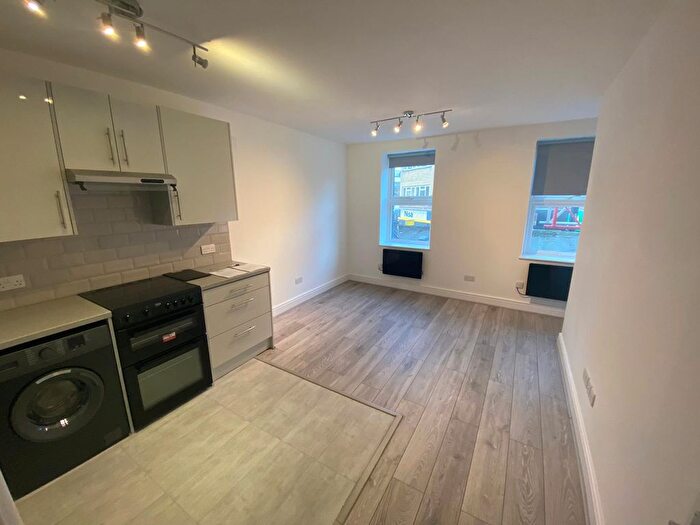 1 Bedroom Flat To Rent In Southwark Park Road, London, SE16