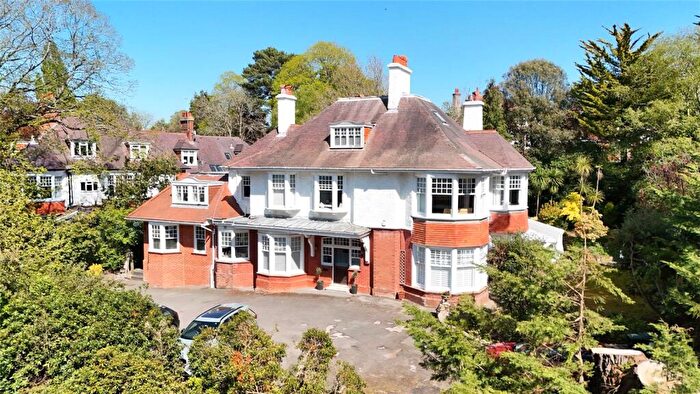 3 Bedroom House For Sale In West Overcliffe Drive, Bournemouth, Dorset, BH4