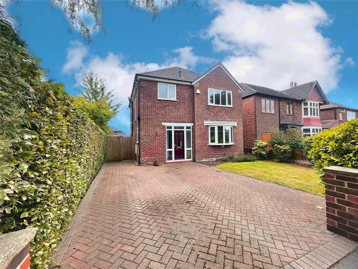 3 Bedroom Detached House For Sale In Northwich Road, Knutsford, Cheshire, WA16