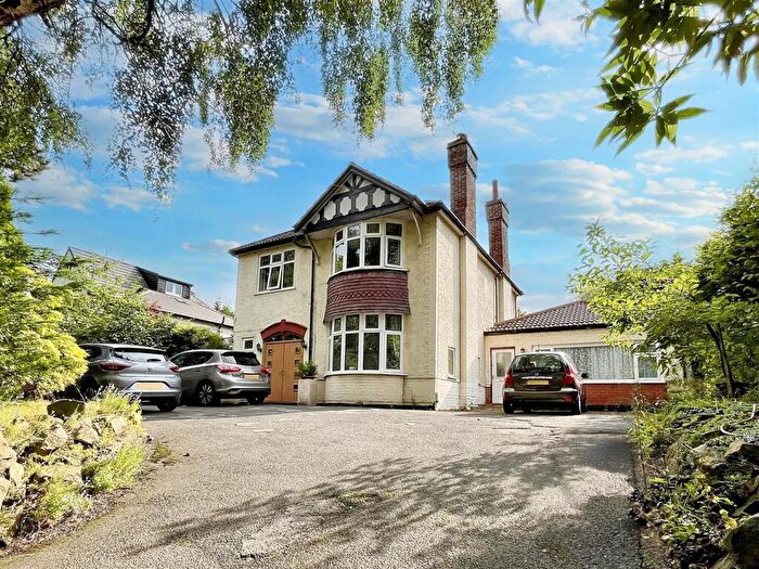 4 Bedroom Detached House To Rent In Brooklands Road, Sale, M23