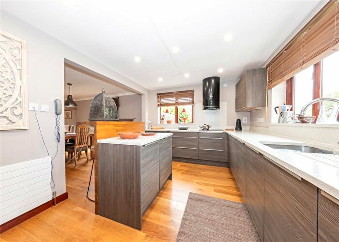 4 Bedroom Detached House For Sale In Boulters Lock, Giffard Park, Milton Keynes, Buckinghamshire, MK14