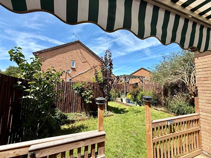 3 Bedroom Semi Detached House For Sale In Partridge Close, Covingham, Swindon, SN3