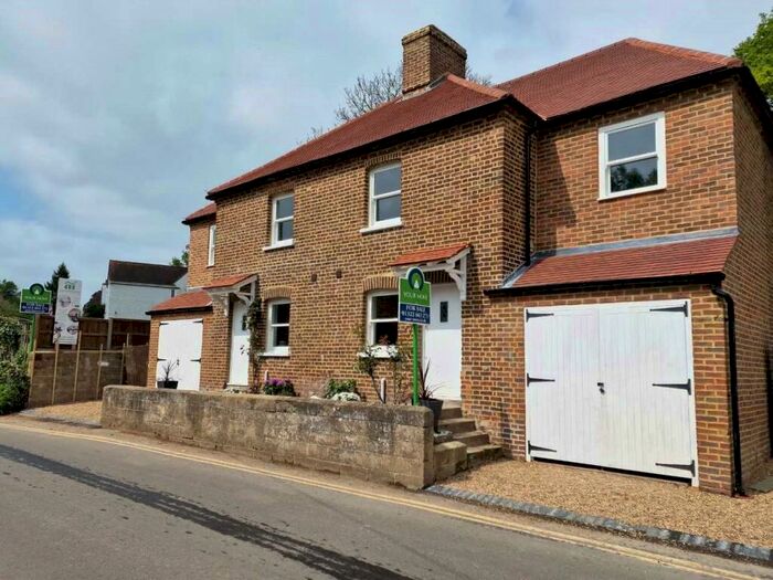 4 Bedroom Semi-Detached House For Sale In Riverside, Eynsford, Dartford, Kent, DA4