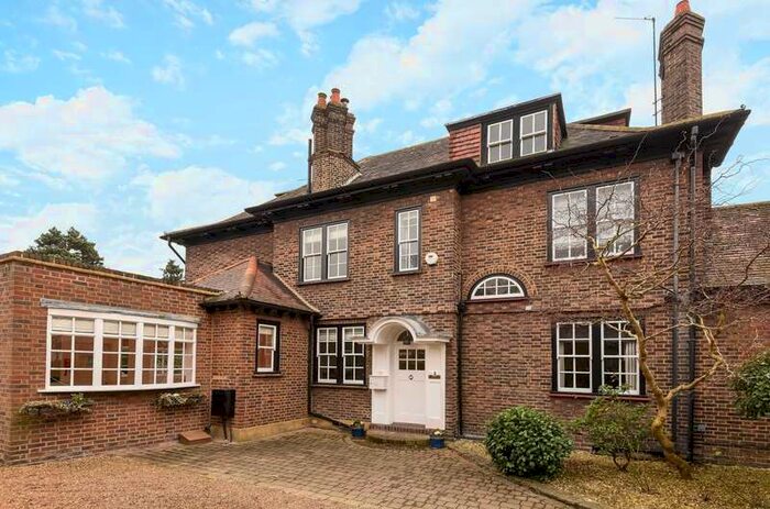 4 Bedroom Detached House To Rent In Mostyn Road, Wimbledon, SW19