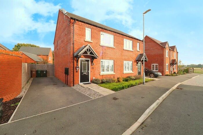 3 Bedroom Semi-Detached House For Sale In Elmlands Close, Aston-On-Trent, Derby, DE72