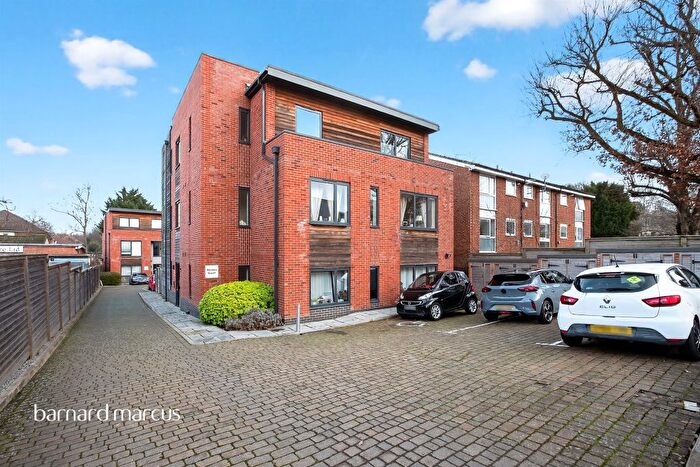 2 Bedroom Flat For Sale In Brunswick Park Road, London, N11