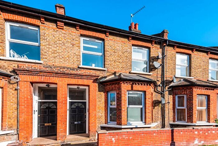 1 Bedroom Flat To Rent In Medlar Street, Camberwell, London, SE5