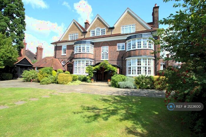 2 Bedroom Flat To Rent In Wilderness Road, Chislehurst, BR7