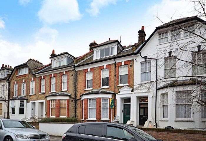 1 Bedroom Flat To Rent In Cranwich Road, Stoke Newington, London, N16