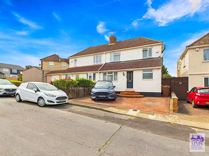 5 Bedroom Semi-Detached House For Sale In Oak Road, Strood, ME2