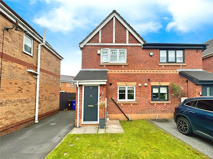 2 Bedroom Semi-Detached House To Rent In Carlisle Street, Pendlebury, Swinton, Manchester, M27