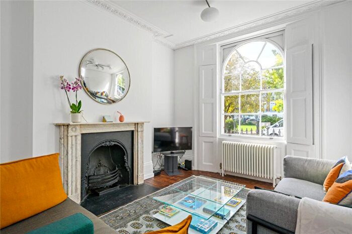 4 Bedroom Semi-Detached House To Rent In Gibson Square, Islington, London, N1