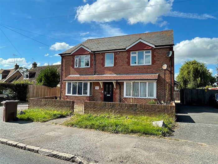 2 Bedroom Flat To Rent In Lyminster Road, Wick, Littlehampton, BN17